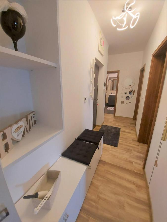 Paula Apartment Dumbravita  Exterior foto